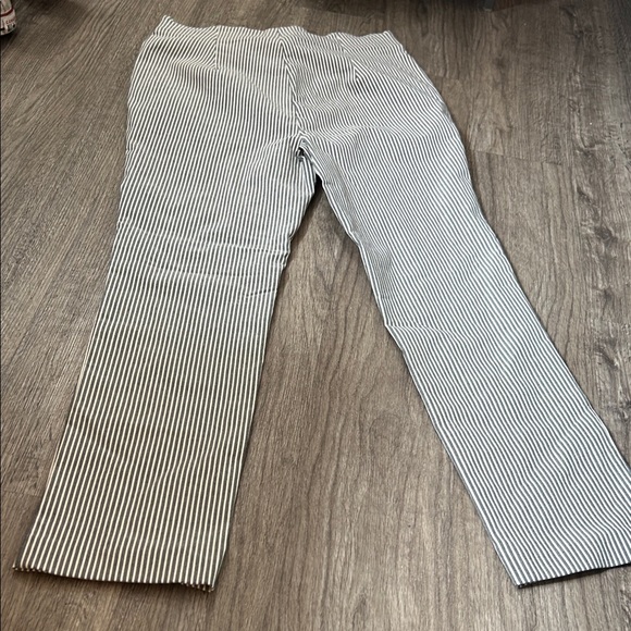 Rafaella Pinstripe Stretch Capris - Picture 7 of 9